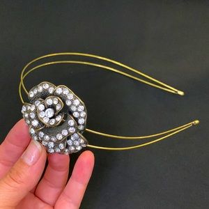 Metal headband with crystals